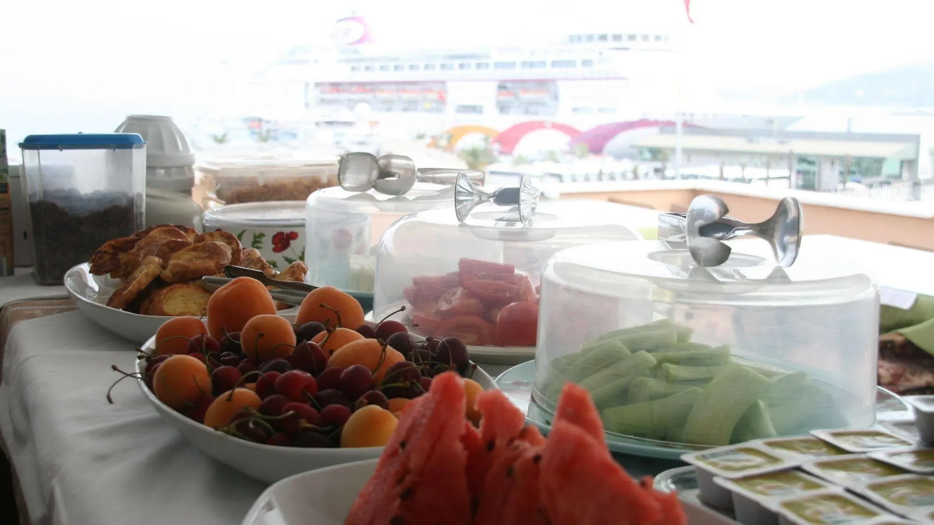 Liman Hotel Kusadası 3*,